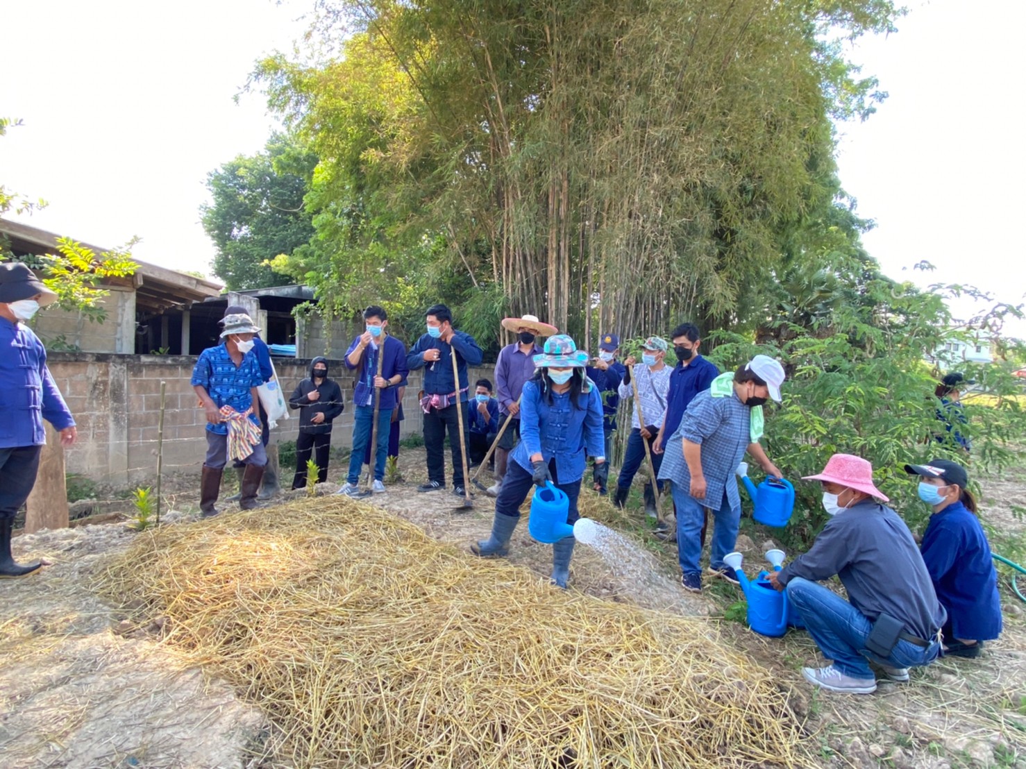 สำนักงานพัฒนาชุมชนอำเภอเกาะคา ดำเนินการขยายผลการน้อมนำหลักปรัชญาของเศรษฐกิจพอเพียงสู่ครัวเรือน โคก หนอง นา หมู่ที่ 5 บ้านนาเวียง ตำบลท่าผา อำเภอเกาะคา จังหวัดลำปาง